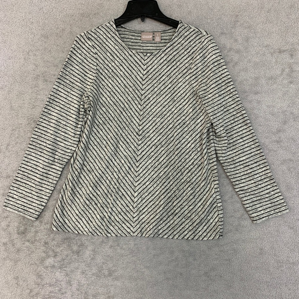 NWOT Chico's Women's 1 /M Gray Black Chevron Striped V-Neck Knit Top Rayon Blend